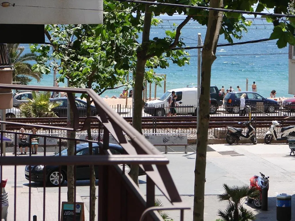 Apart-Hotel Miramar Badalona