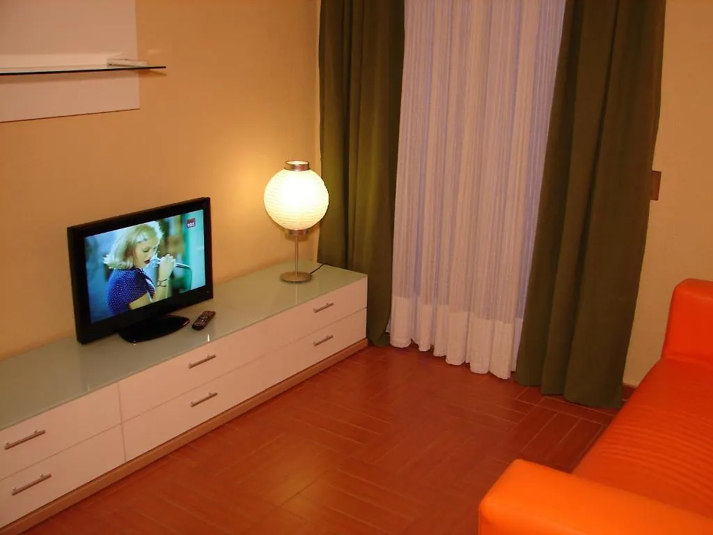 Apart-Hotel Miramar Badalona